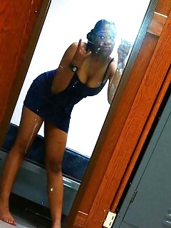 Photoset Of A Nude Black Honey Posing Sleazy On Webcam