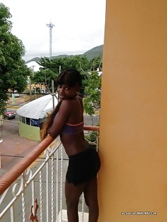 Flirtatuous Ebony Doll Agrees Posing And Stripping In The Naked