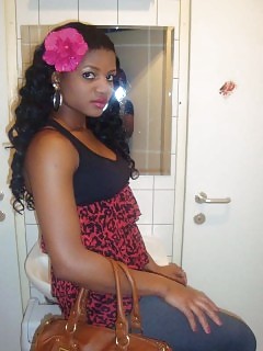Photoset Of A Black Babe Posing Hot For Her Fuck Buddy