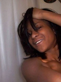 Black GF Camwhoring In The Shower