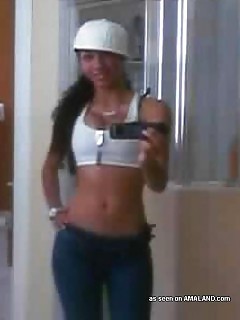 Sensitive Gallery Of A Mulatto Girls Fine Selfpics