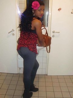 Photoset Of A Black Babe Posing Hot For Her Fuck Buddy