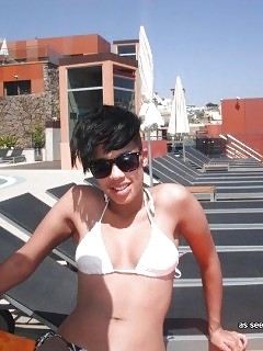 Uncontrollable Black GF Gets Nude While Posing