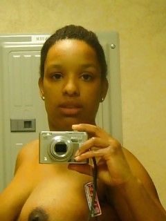 Ebony Cutes Nude In The Bed