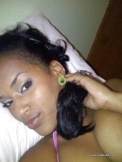 Pic Collection Of An Babe Black Whore Showing Her Boobs