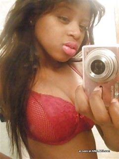 Photoset Of A Black Bitch Posing Attractive For Her Boyfriend