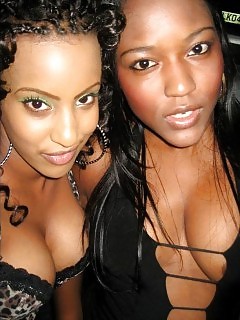 Big Breasted Hot Ass Black Chick Exhibiting Off Her Big Boobers