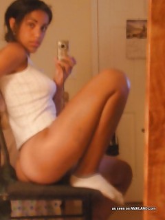 Black Gfs Whoring Their Figures On Cam