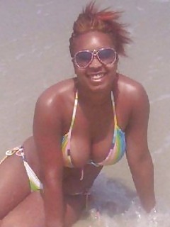 Pictures Of An Filthy Black Queen Flashing Her Fine Assets