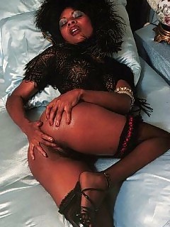 Ebony Vintage Cuties Ebony Selfshot