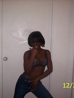 Sexy Black Friend Posing Filthy In The Bedroom